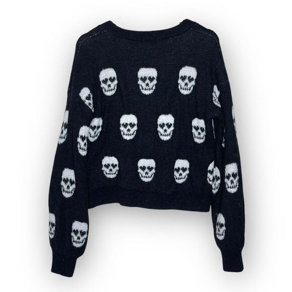 Hot Topic Black White Heart Eyes Skulls Crop Fuzzy Cardigan Sweater Women’s XL - Picture 2 of 11
